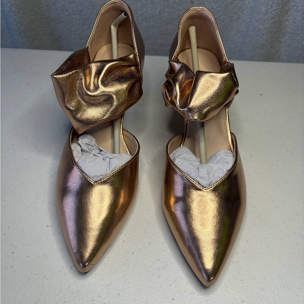 New Women’s heel size 9